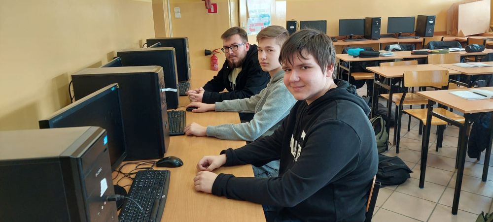 Rafał, Dawid i Damian w finale CyberSkiller Challenge Poland