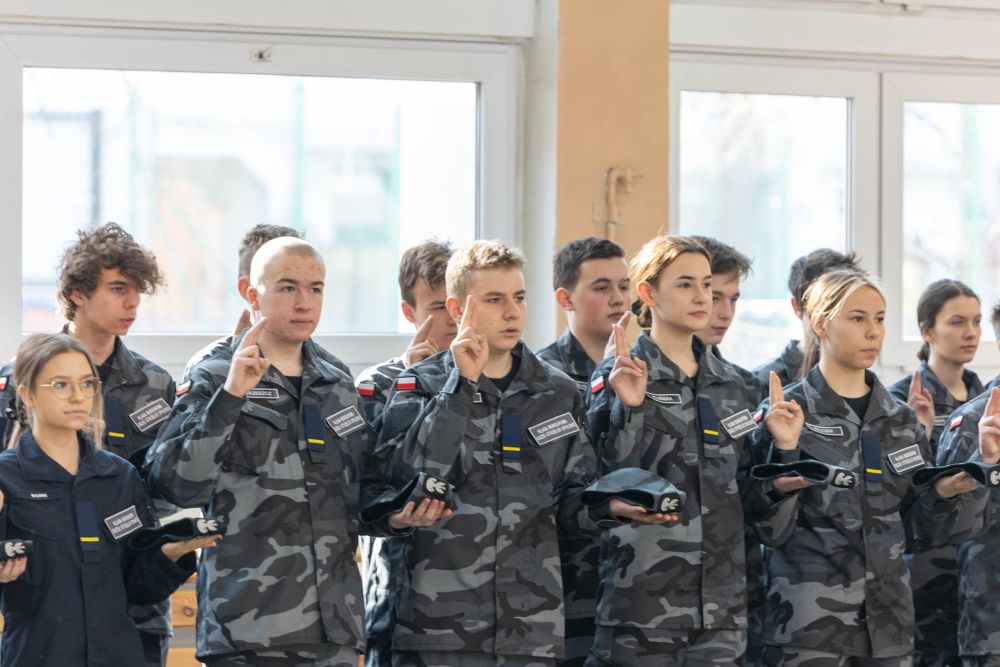 Ślubowanie  klas mundurowych