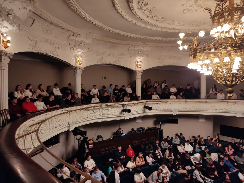Mechanizmy rządzące światem w spektaklu „Balladyna”, czyli ciąg dalszy spotkań z teatrem uczniów CKZiU